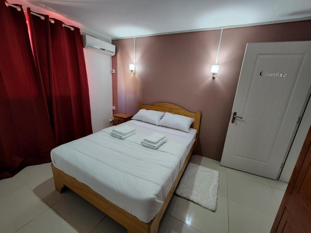 Sunsetview Beach Apartment Flic en Flac Bagian luar foto